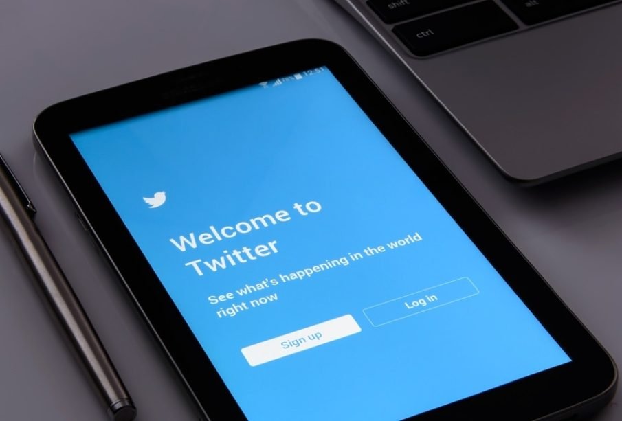 Twitter Breaks For Millions As Only 1 Engineer Left Handling Crucial Apis (Ld)