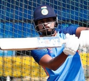 Ind V Aus: Shreyas Iyer Ruled Out Of Odi Series, Confirms Fielding Coach T. Dilip