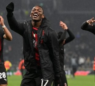 Ac Milan Dominates 10-Man Tottenham To Reach Champions League Quarterfinals After 11-Year Drought