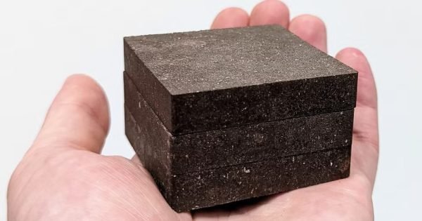 Uk Scientists Develop 'Cosmic Concrete' To Build Houses On Mars