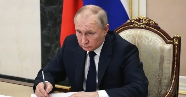 Icc Issues Arrest Warrant For Putin, Russia Says 'Meaningless'