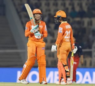 Wpl 2023: Harleen Deol And Sophia Dunkley'S Explosive Fifties Power Gujarat Giants To Formidable 201/7 Against Rcb