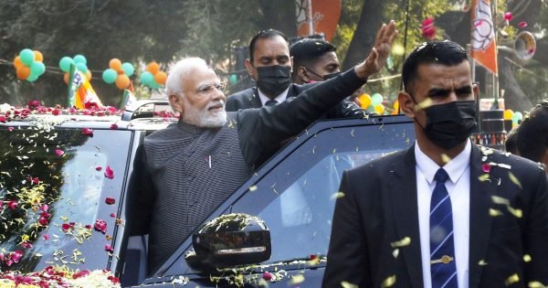 Pm Modi To Hold Roadshow, Inaugurate Iit In K'Taka On March 12