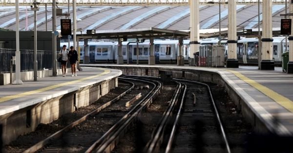 Exorbitant Expenses Force Uk Government To Postpone Power Rail Project